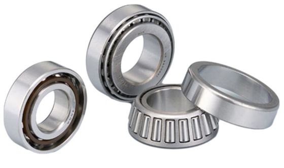 6204TBP63 Acier d'emboutissage scellé SKF roulement à bille à rainure profonde 18000 R/Min Vitesse lubrifiée à l'huile